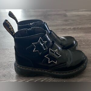 Youth DR MARTENS boots sz 1